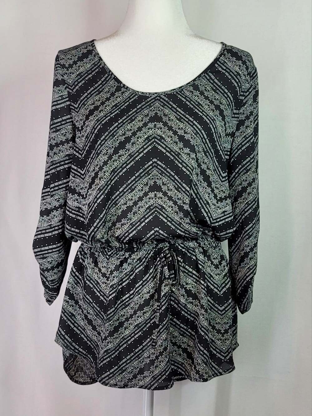 Boho NWT Black/White MAURICES Aztec Striped 3/4 Sleeve Cage Back TunicTop Size M